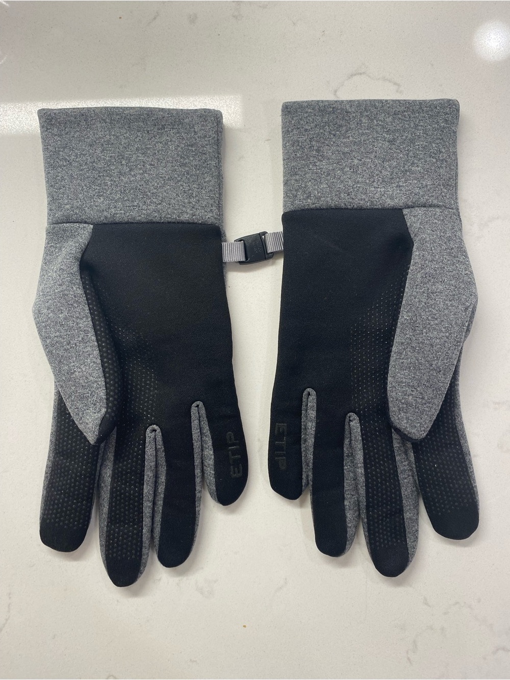 THE NORTH FACE ETIP RECYCLED GLOVE TNF MEDIUM GREY HEATHER UNISEX SIZE S - EUC ✨ - Picture 2 of 7